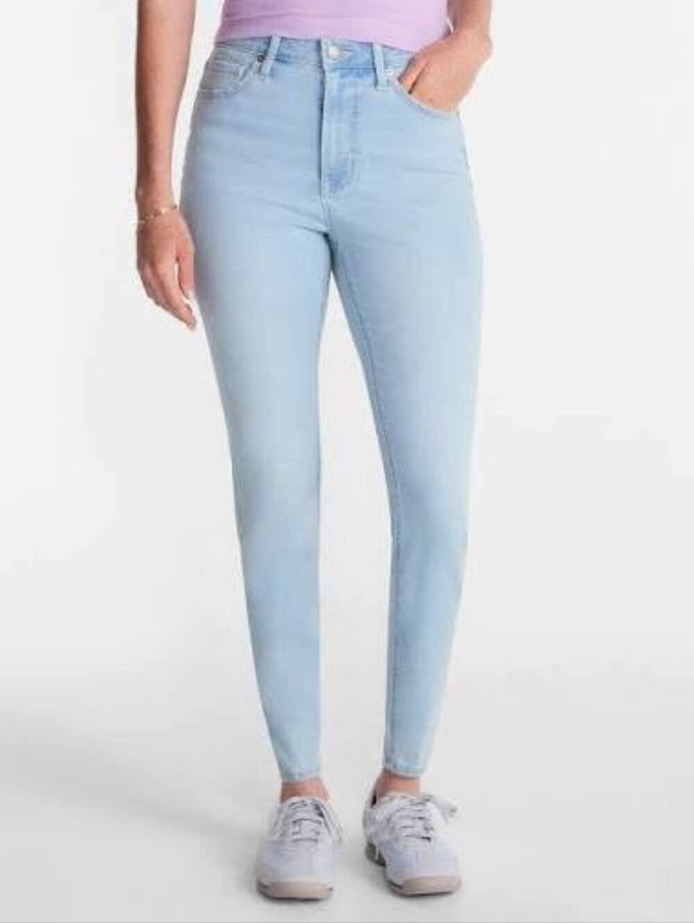 Denizen from Levis Ultra High-Rise Super Skinny Jeans Light Wash 27